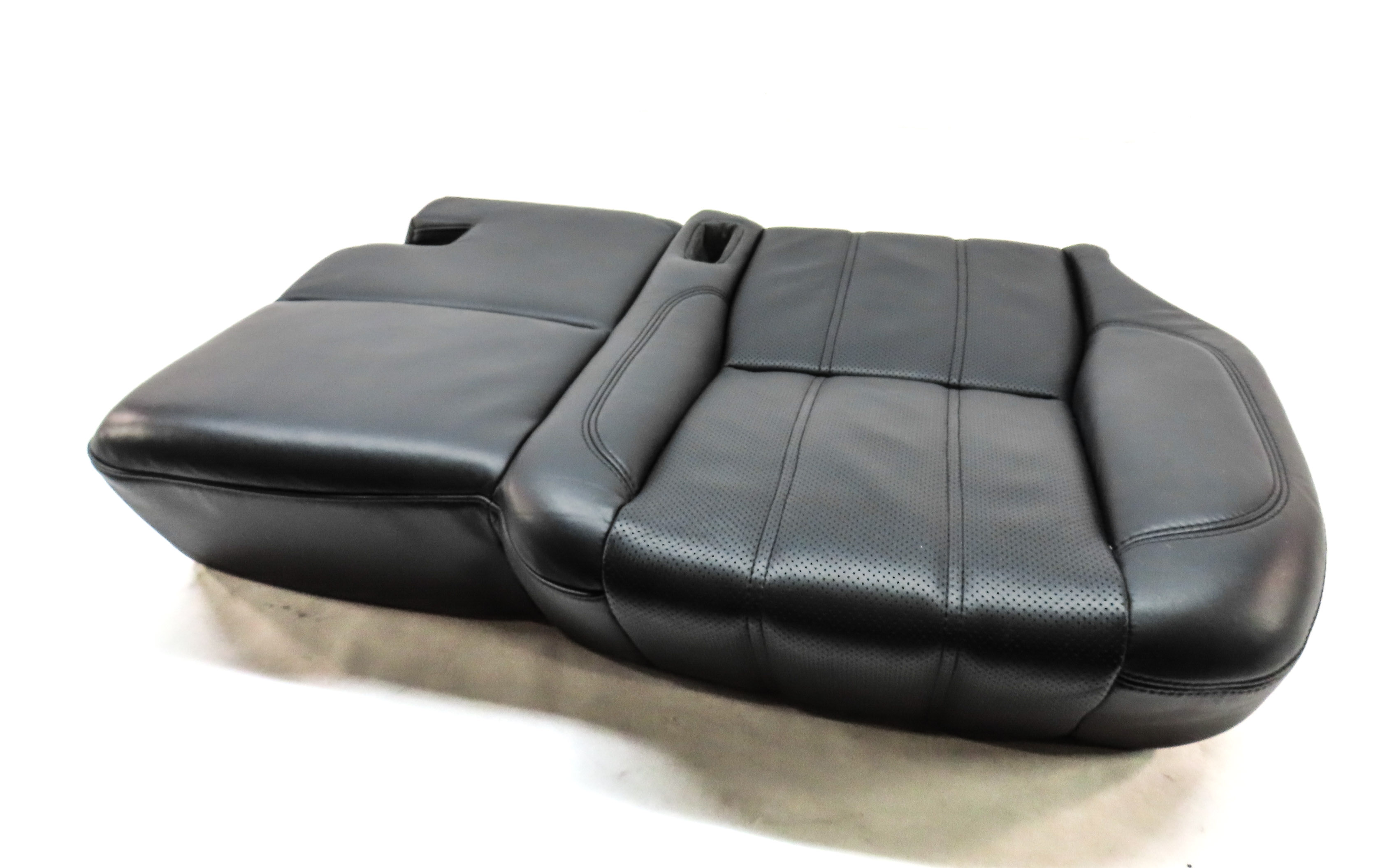 16 RANGE ROVER (L405) REAR LEFT/CENTER LOWER COMFORT HEAT VENT CUSHION (BLACK) — exact item pictured